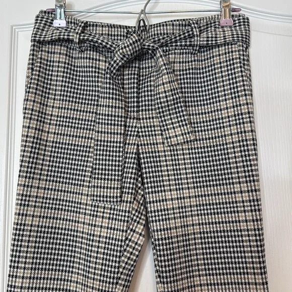 Ann Taylor Belted Taper Pant in Houndstooth / Plaid Size 2 - Picture 3 of 11